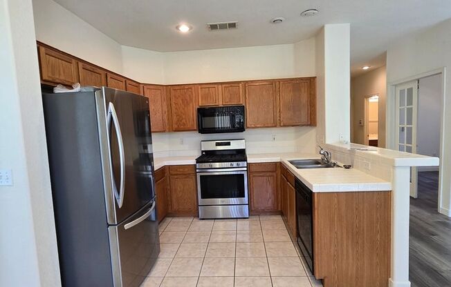 3 beds, 3 baths, $2,395