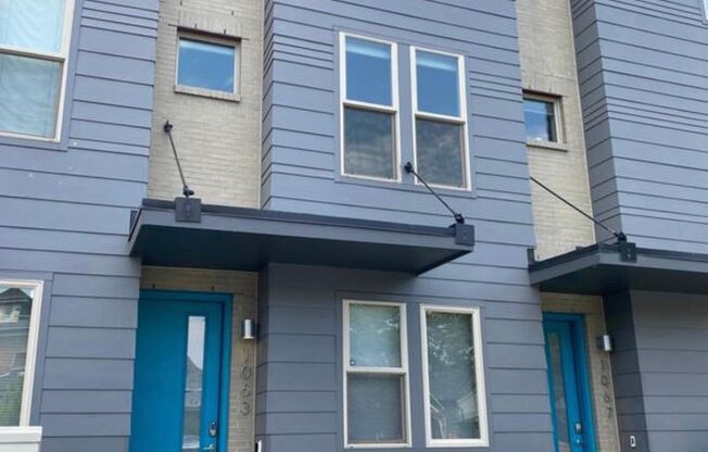 Sleek 3 Bedroom Townhome - Lincoln Park