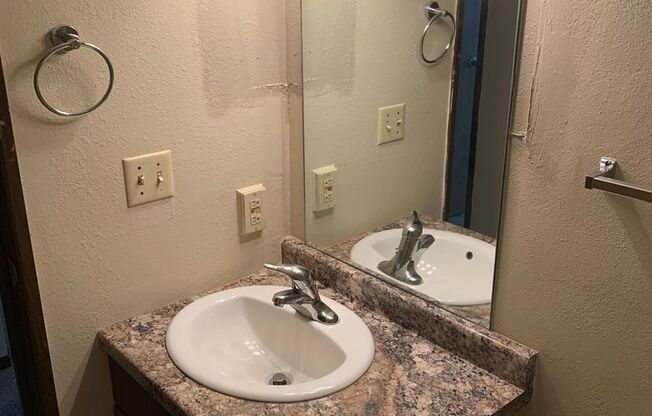 2 beds, 1 bath, 550 sqft, $695, Unit 1929-25