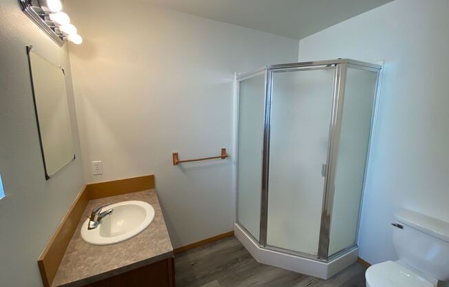 1504 N Brook Ct
