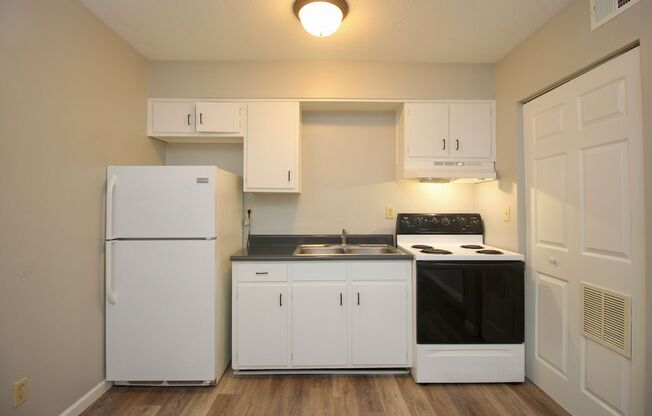 1 bed, 1 bath, 500 sqft, $995, Unit C26