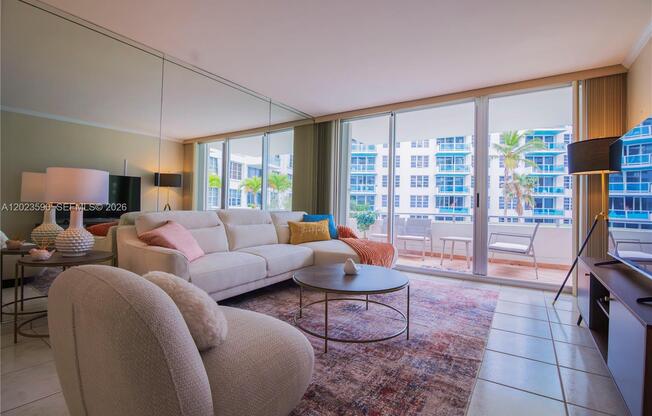 5151 Collins Ave