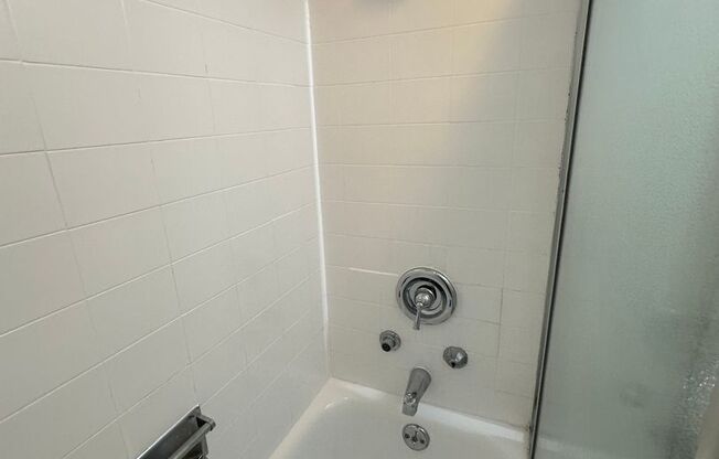 080 - 755/775 9th Ave