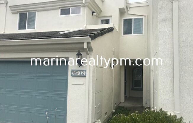 Gorgeous 3 bedroom 2.5 bath 2 story Townhome in Glen Cove -Available Now