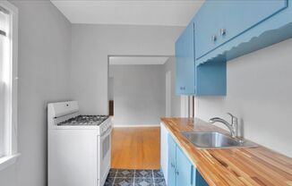 1 bed, 1 bath, 700 sqft, $1,000, Unit 4
