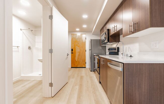 Studio, 1 bath, 307 sqft, $1,295, Unit 829