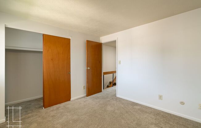 2 beds, 1.5 baths, $1,350, Unit 393 E Buttles Ave Apt. F