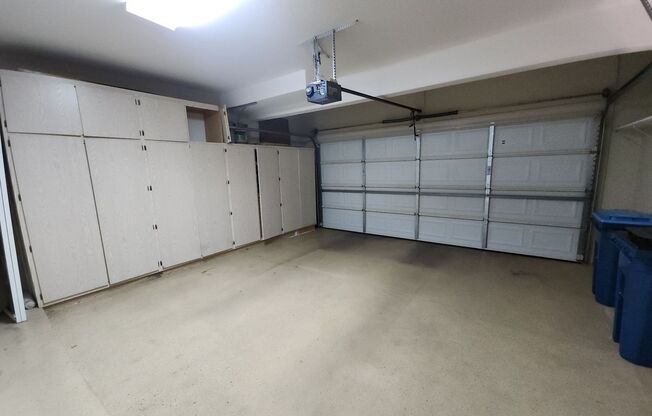 3 beds, 2.5 baths, $1,750, Unit Unit 1039