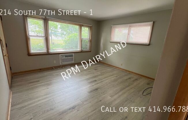 1214 S 77 ST