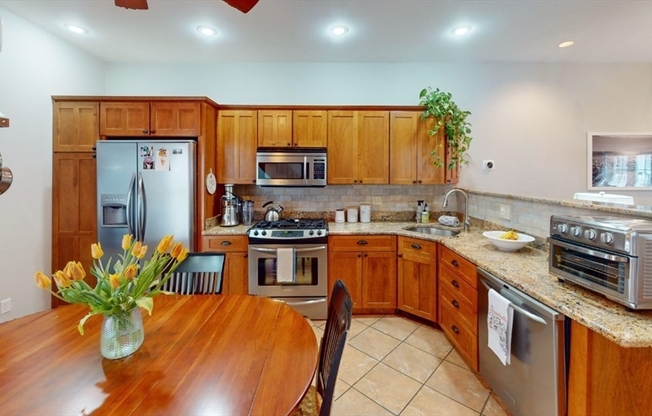 4 KEMBLE PL