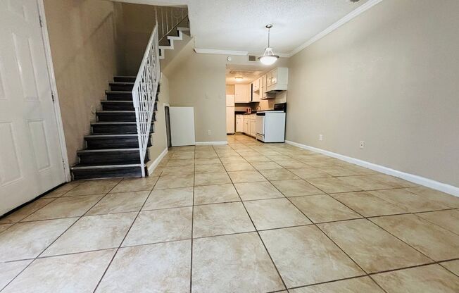 1 bed, 1 bath, 725 sqft, $1,300, Unit 1002