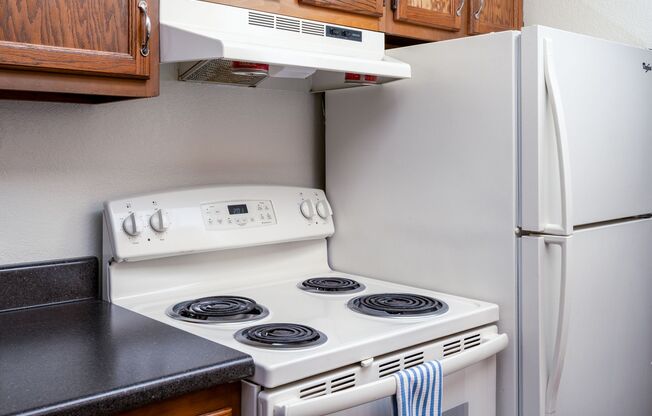 2 beds, 1 bath, 1,000 sqft, $1,415, Unit 820-103