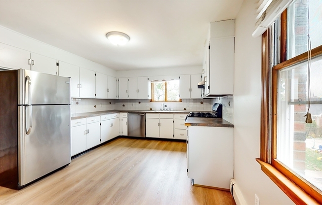 243 LEXINGTON ST