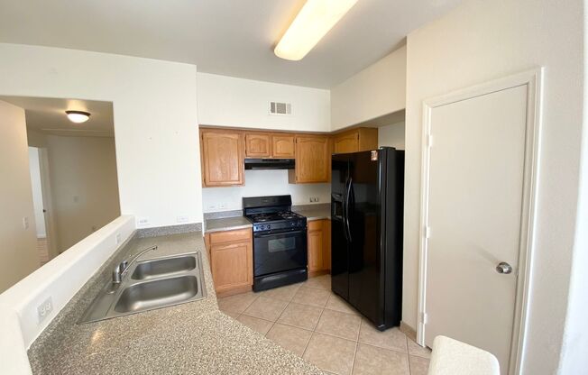 3/BD 2/BA First-Floor Condo in Gated Community. No Carpet!