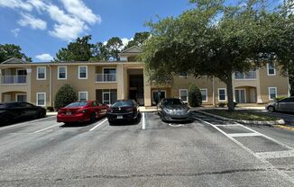 Charming Upstairs Two Bedroom Two Bathroom Condo Located on Jacksonville's Westside!