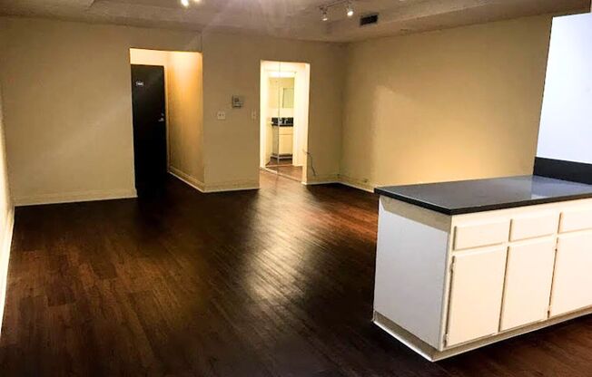 Studio, 1 bath, 600 sqft, $2,498, Unit 105