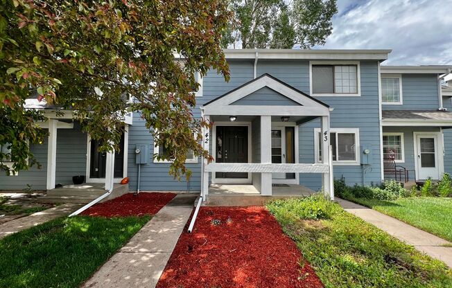 Charming 2 Bed 1.5 Bath Townhome in West Fort Collins!