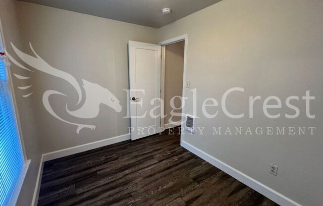 2 beds, 1 bath, $1,250, Unit Unit 1