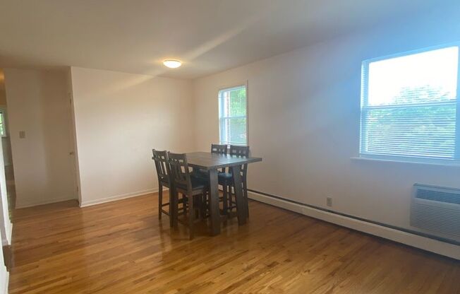 2 beds, 2 baths, 884 sqft, $1,495, Unit K-32