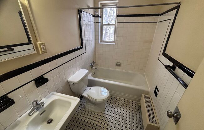 1 bed, 1 bath, $950, Unit C62