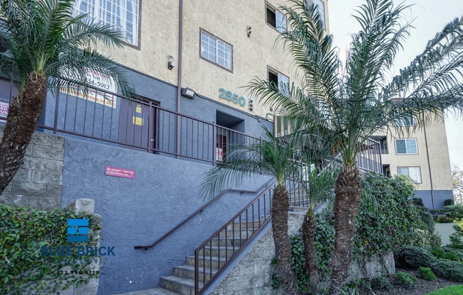 2850 RIVERSIDE DR