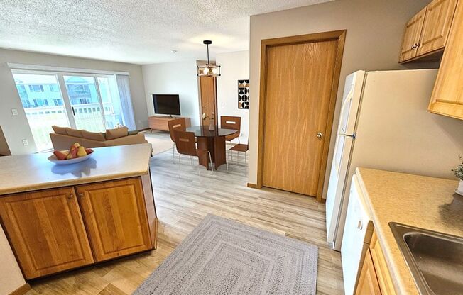 2 beds, 1 bath, 898 sqft, $1,025, Unit 7003 W. 56th Street #8