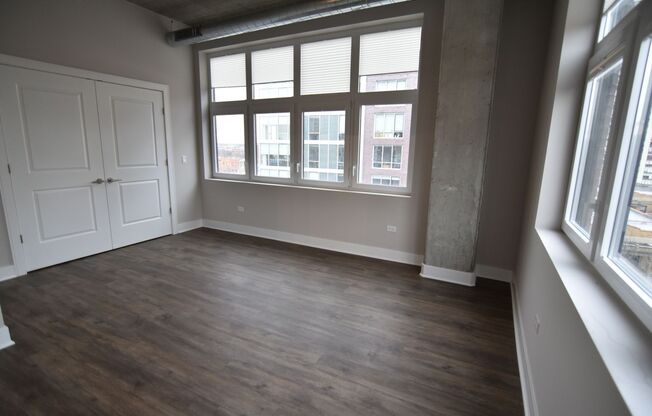 2 beds, 2 baths, 976 sqft, $4,275, Unit 3833-722