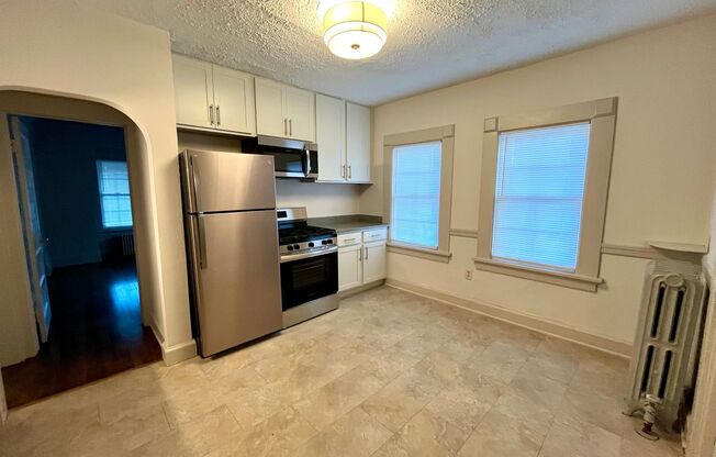 2 beds, 1.5 baths, $1,795, Unit 2