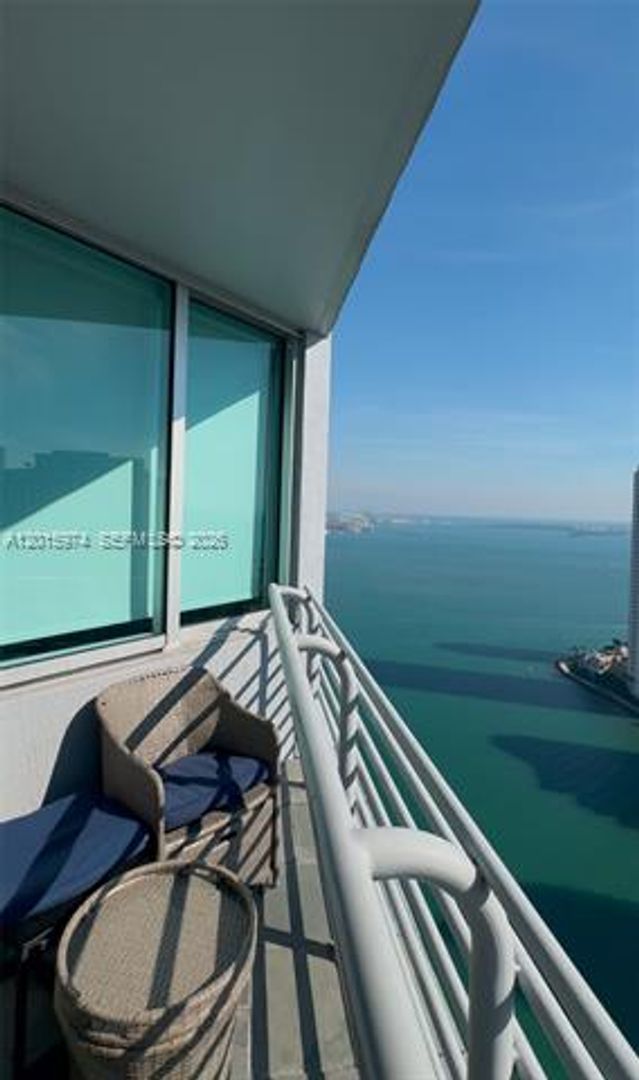 2 beds, 2 baths, 1,227 sqft, $4,400, Unit 325 S Biscayne Blvd # 3719