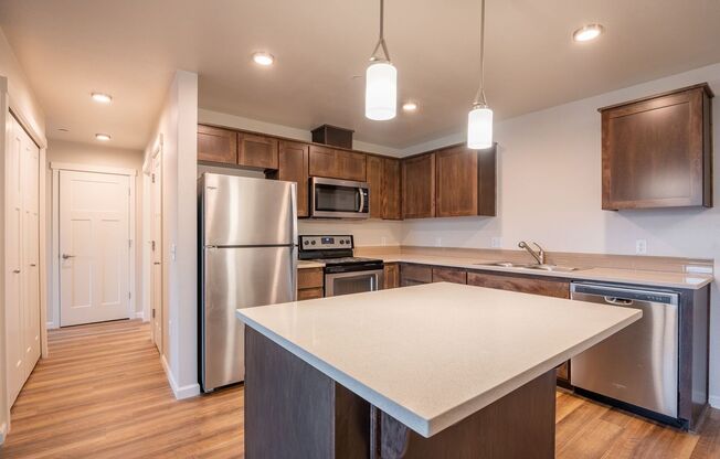 2 beds, 1 bath, 928 sqft, $1,850, Unit A-102