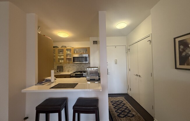1 bed, 1 bath, $4,900, Unit 33E