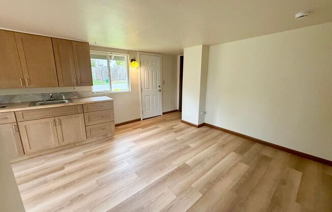 Clean and cozy cabin in Suquamish.