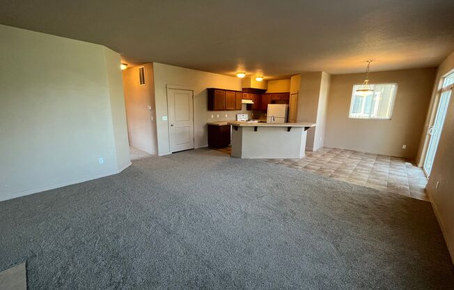 Spacious 4 Bed/2.5 Bath Single Family Home in NE Bend