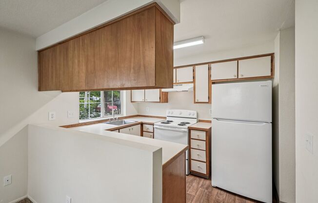 2 beds, 2 baths, 900 sqft, $1,695, Unit L090