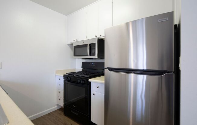 1 bed, 1 bath, 601 sqft, $2,295, Unit 25-22