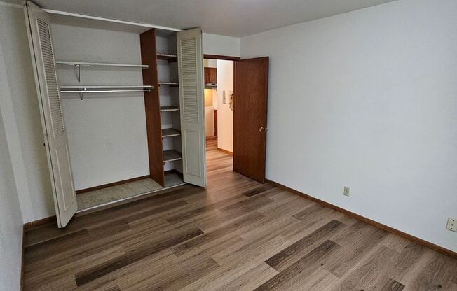 1 bed, 1 bath, $975, Unit 105