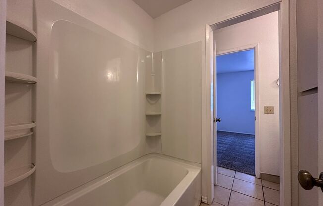 2 beds, 1.5 baths, $1,250, Unit # #B
