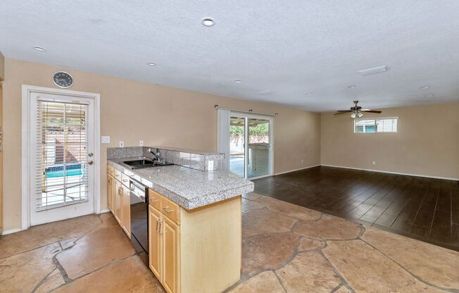 1128 E Broadmor Dr, Tempe, AZ 85282