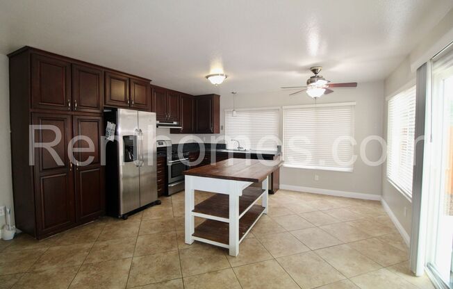 3 beds, 2 baths, $3,895