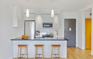 553 W 53 ST