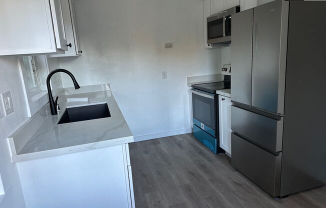 3 beds, 1 bath, $2,795