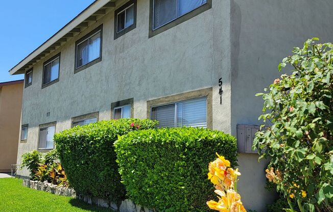 LACADENA 2 APTS.