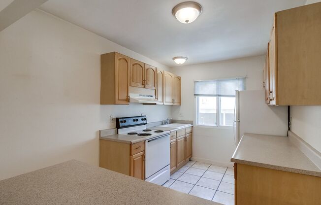 Studio, 1 bath, 420 sqft, $1,825, Unit 4