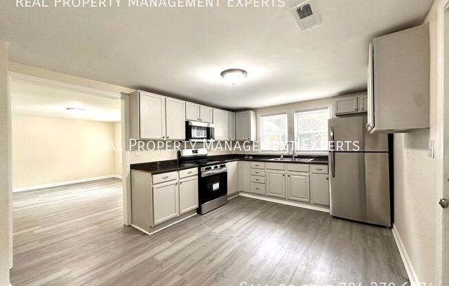 3045 REID AVE