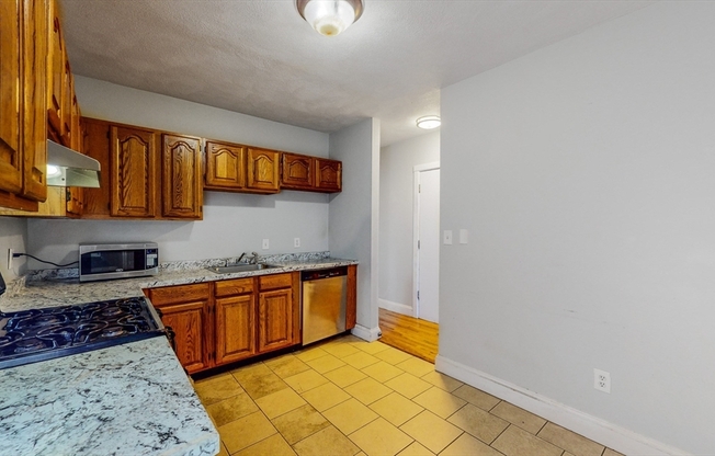 2 beds, 1 bath, 750 sqft, $2,600, Unit 1