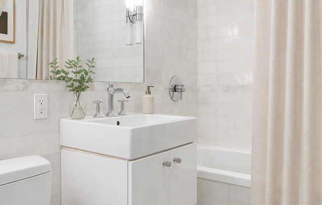 1 bed, 1 bath, $4,700, Unit 5E