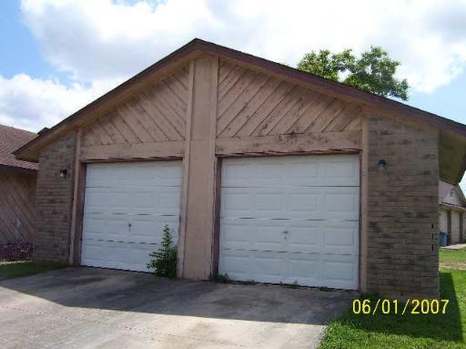 8904 Meadow Trace