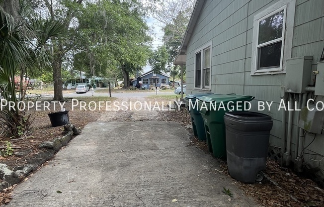 240 E MAPLE ST