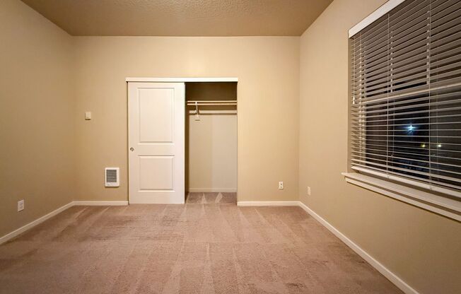 2 beds, 2 baths, 1,090 sqft, $1,600, Unit 523-06