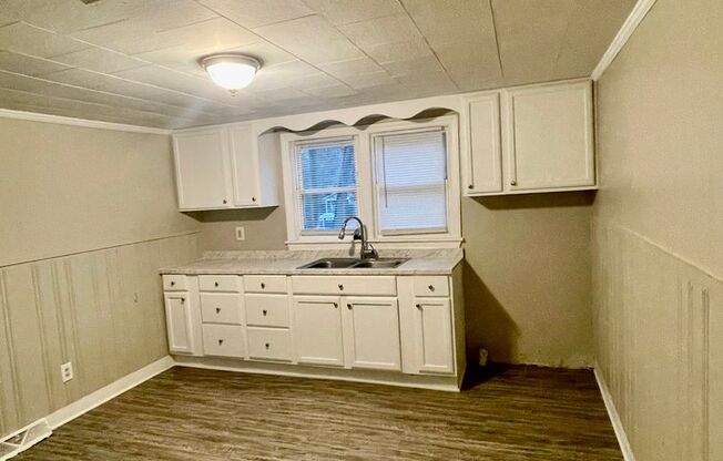 Welcome to this newly renovated, a charming 3-bedroom, 1-bathroom home located in the vibrant city of Charlotte, NC.